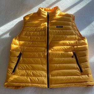 LIKE NEW Patagonia Men’s Down Sweater Vest - L